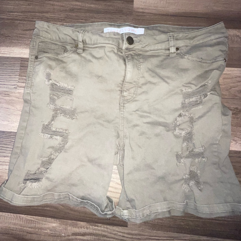 Greenish/tan jorts